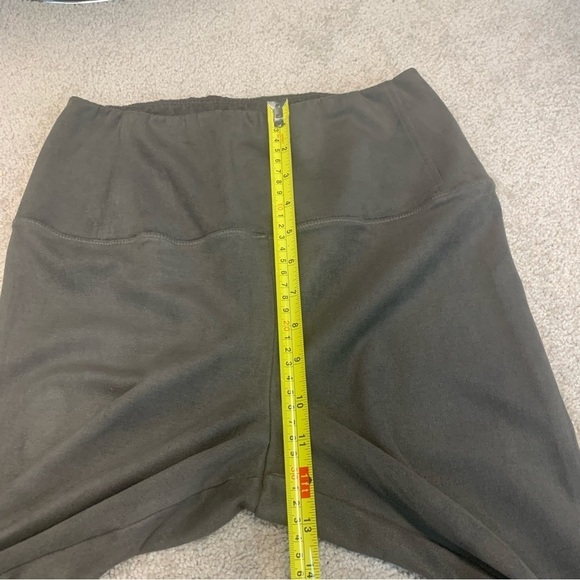 ARITZIA Wilfred Free taupe gray brown faux suede Daria leggings Sz L NWOT - Picture 9 of 12
